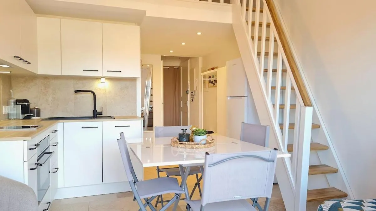 Apartbleuazur - Bel Appartement Renove Piscine & Vue Mer Cavalaire-sur-Mer 0*,  France
