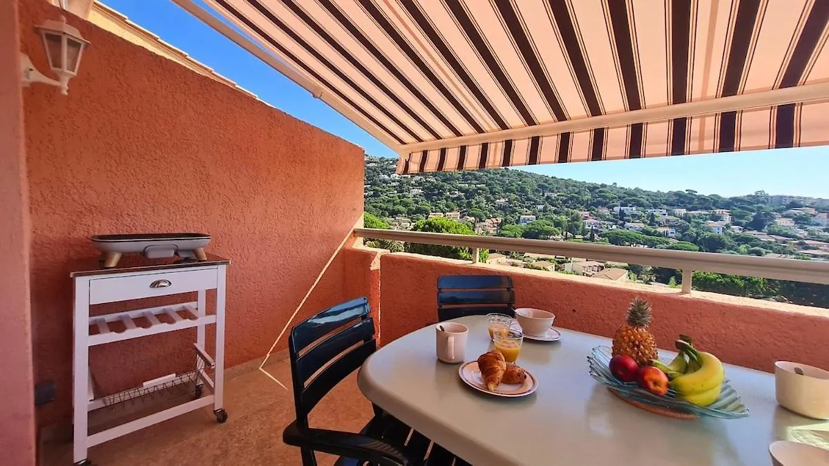 Apartbleuazur - Bel Appartement Renove Piscine & Vue Mer Cavalaire-sur-Mer 0*,  France
